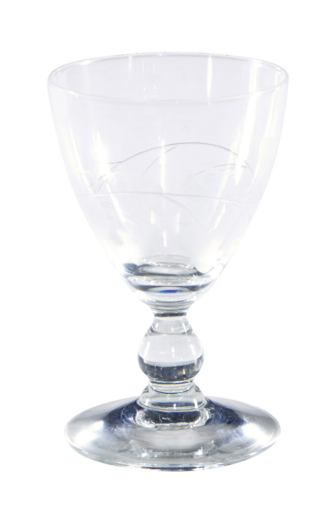 A Fine Collection of 1930’s Riihimaki Savoy Vine Etched Glasses — image 6