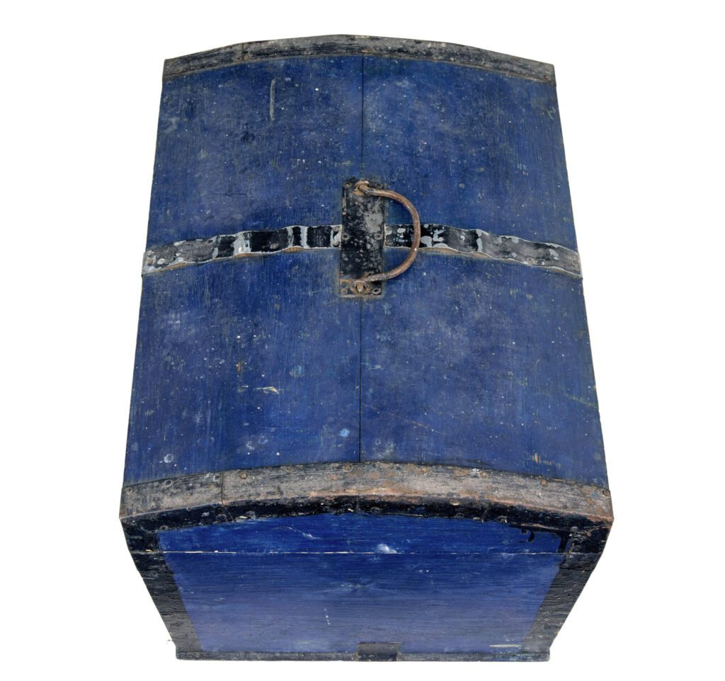 Mid 19th Century Small Swedish Dome Top Box — image 3