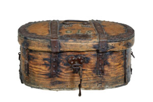 Early 18th Century Scandinavian Baroque Oak Iron Bound Box — thumbnail 4