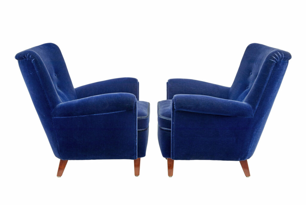 Fine Mid 20th Century Blue 3 Piece Suite — image 9