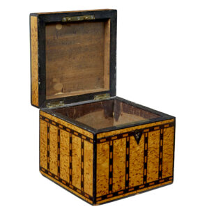 Decorative Early 20th Century Burr Birch Inlaid Box — thumbnail 8