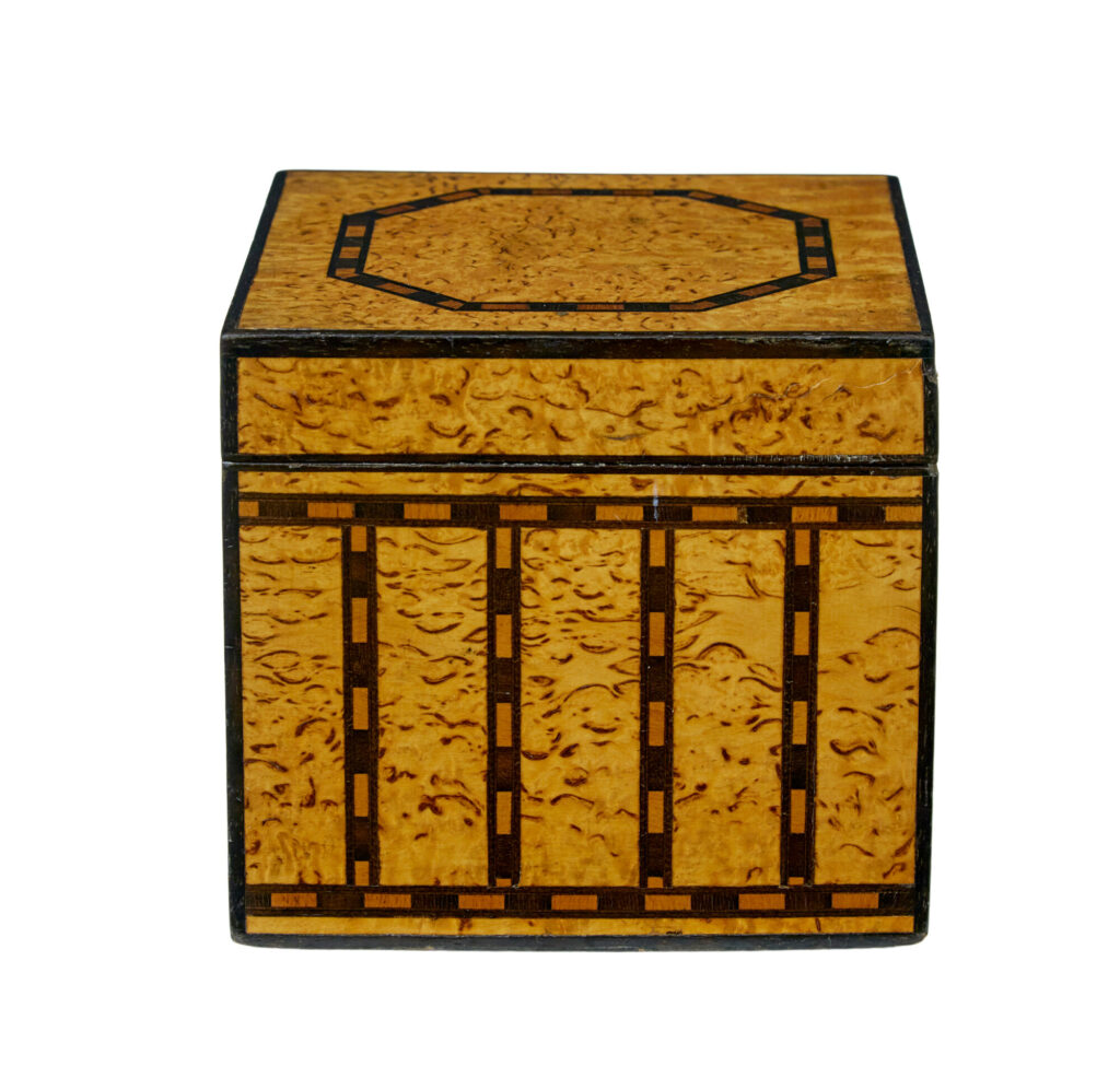 Decorative Early 20th Century Burr Birch Inlaid Box — image 5
