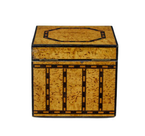 Decorative Early 20th Century Burr Birch Inlaid Box — thumbnail 4