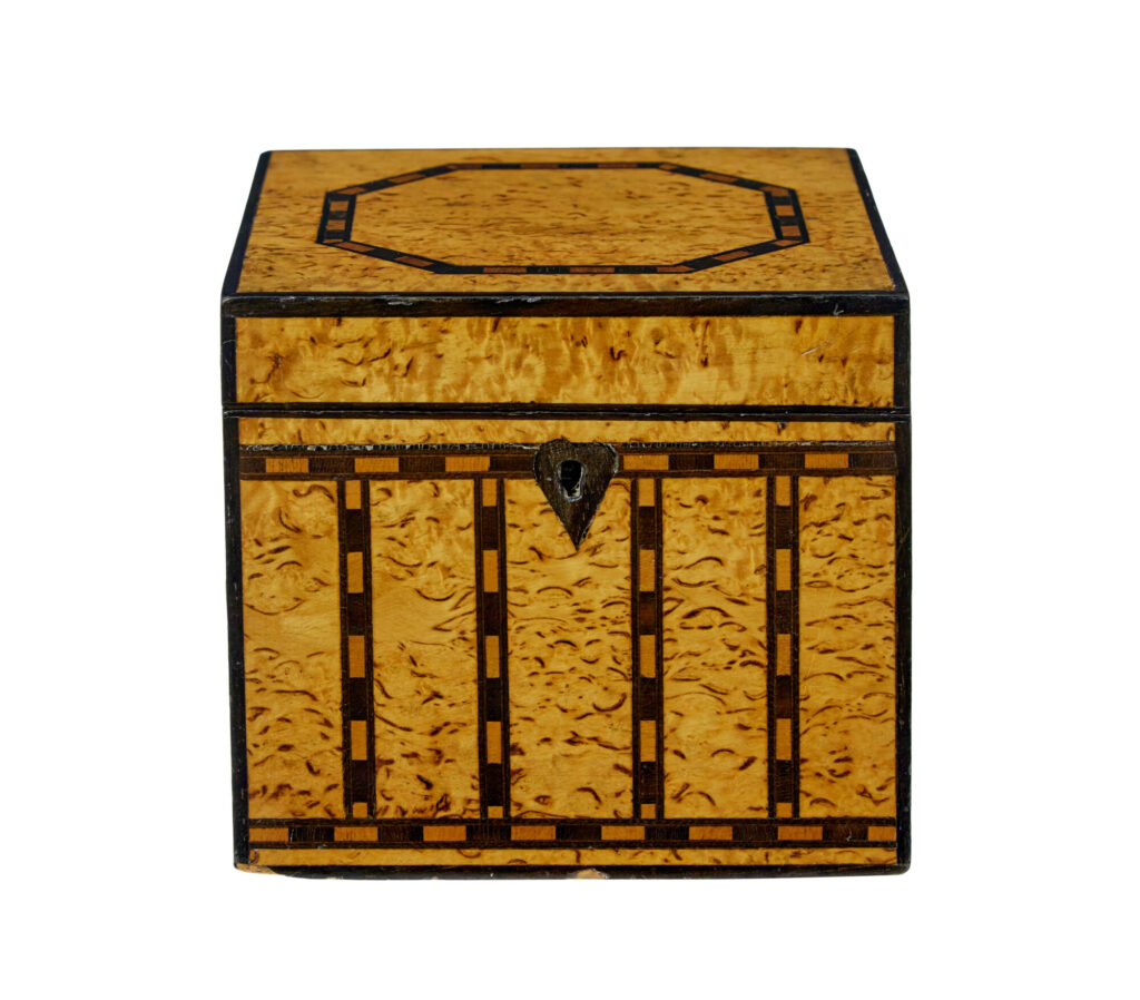 Decorative Early 20th Century Burr Birch Inlaid Box — image 3