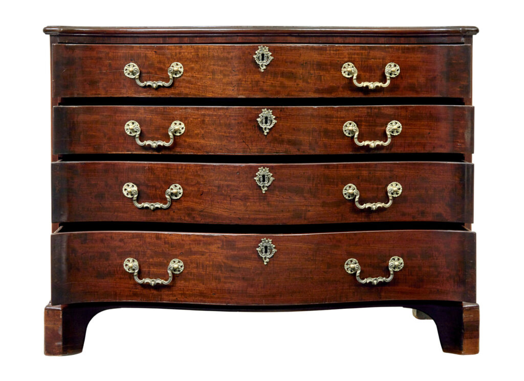 18th Century George Iii Mahogany Serpentine Chest of Drawers — image 5
