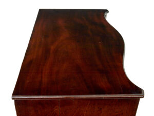 18th Century George Iii Mahogany Serpentine Chest of Drawers — thumbnail 8