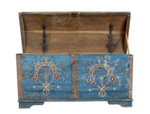Swedish 19th Century Hand Painted Oak Coffer — thumbnail 8