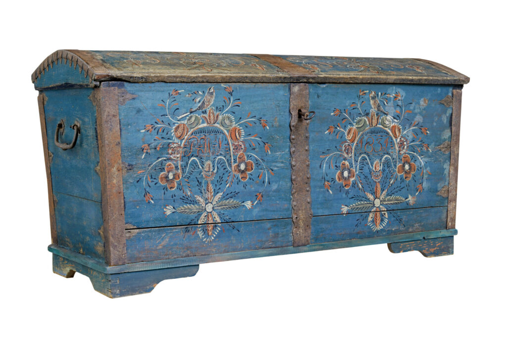 SWEDISH 19TH CENTURY HAND PAINTED OAK COFFER