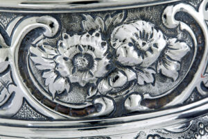 George I Silver Rococo Silver Lidded Tankard by John Penfold — thumbnail 2