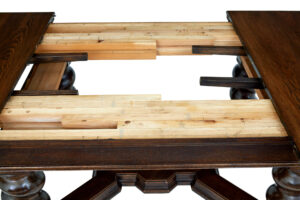 Early 20th Century Oak Extending Dining Table — thumbnail 5