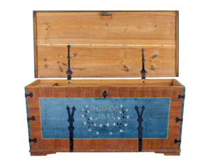 Mid 19th Century Traditional Swedish Painted Coffer — thumbnail 10
