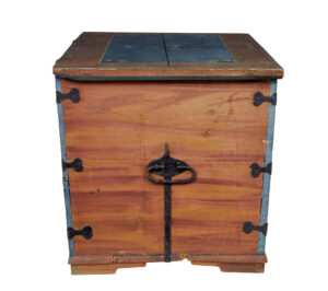 Mid 19th Century Traditional Swedish Painted Coffer — thumbnail 7
