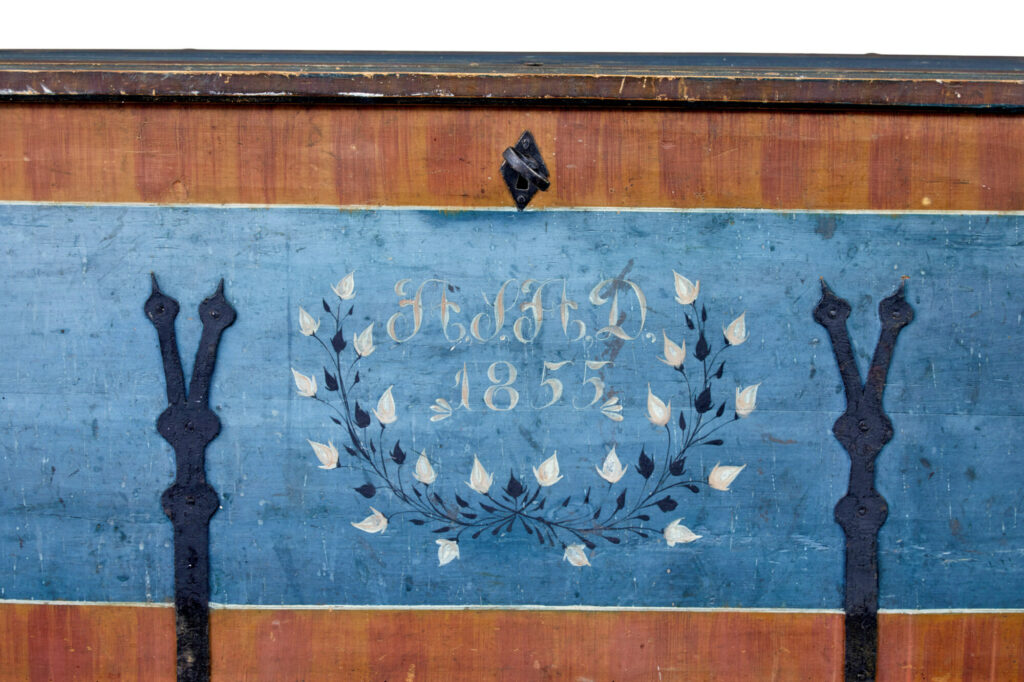 Mid 19th Century Traditional Swedish Painted Coffer — image 6