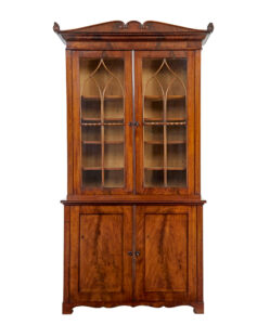 FINE QUALITY EARLY 19TH CENTURY FLAME MAHOGANY BOOKCASE