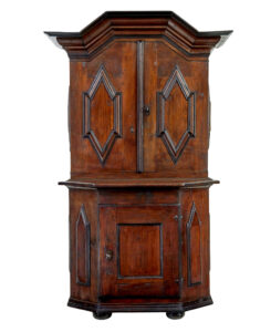 18TH CENTURY SCANDINAVIAN PINE BAROQUE CUPBOARD