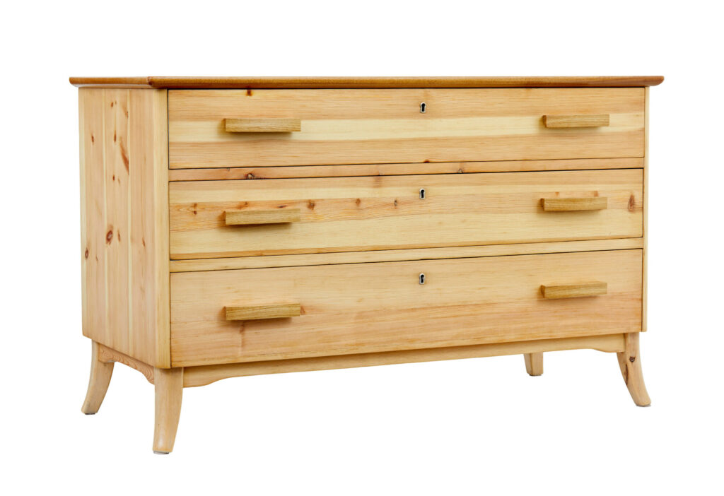 MID 20TH CENTURY SWEDISH PINE CHEST OF DRAWERS