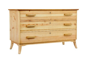 MID 20TH CENTURY SWEDISH PINE CHEST OF DRAWERS