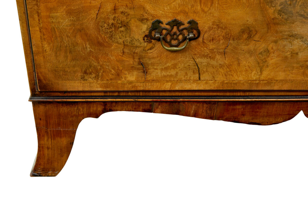 Late Georgian 19th Century Walnut Chest on Chest — image 2