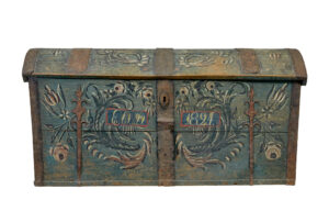 19TH CENTURY SWEDISH HAND PAINTED DOME TOP COFFER