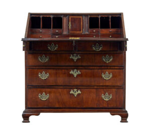 Late 18th Century Georgian Walnut Bureau — thumbnail 10