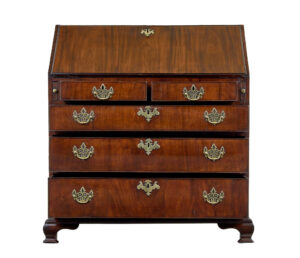 Late 18th Century Georgian Walnut Bureau — thumbnail 9