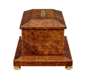 Early 20th Century Burr Yew Desktop Box with Clock — thumbnail 8