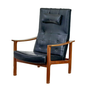 MID 20TH CENTURY SCANDINAVIAN TEAK RECLINING LEATHER ARMCHAIR