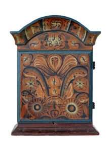 Early 19th Century Swedish Dalarna Painted Wall Cupboard — thumbnail 3