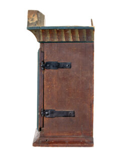 Early 19th Century Swedish Dalarna Painted Wall Cupboard — thumbnail 5