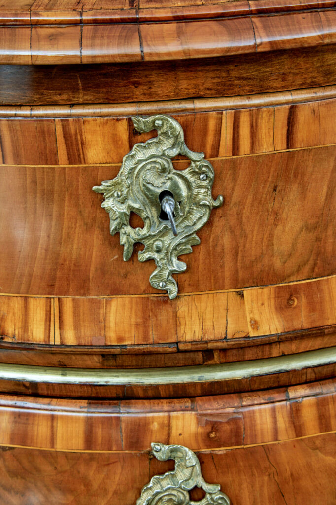 18th Century Inlaid Walnut Rococo Bombe Chest of Drawers — image 4