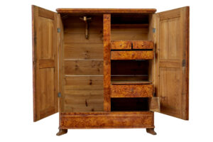 19th Century Traditional Swedish Painted Pine Cupboard — thumbnail 10