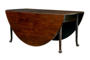 LARGE EARLY 19TH CENTURY GEORGIAN GATE LEG DINING TABLE