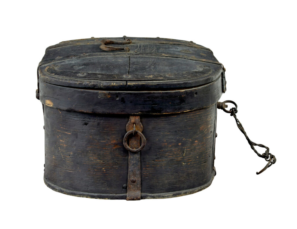 19th Century Painted Oval Shaped Swedish Box — image 5