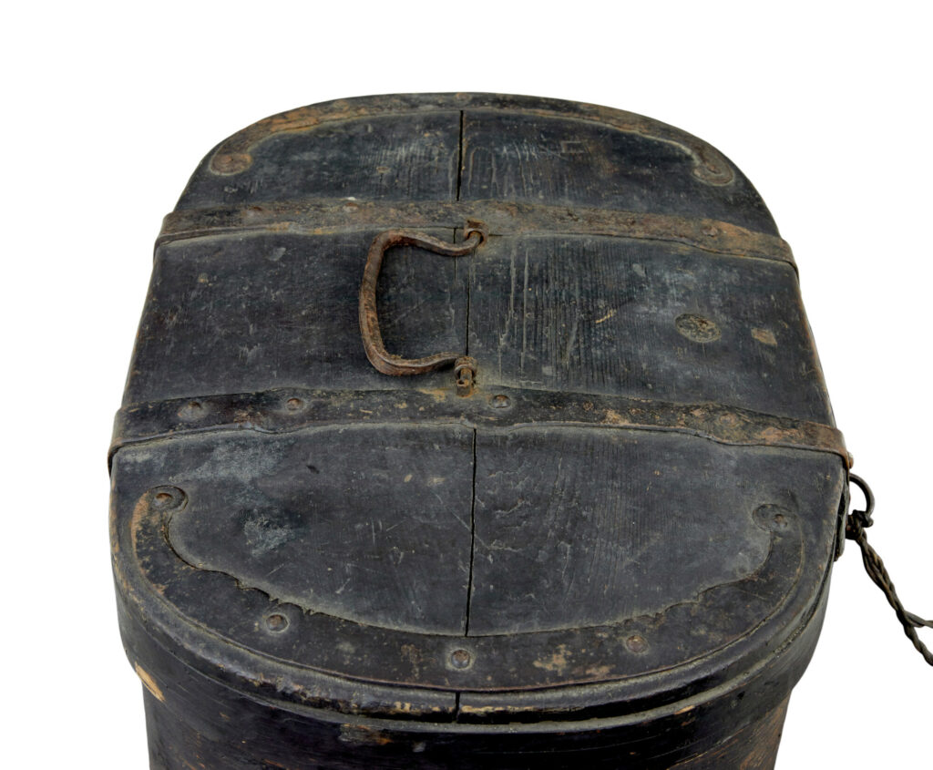 19th Century Painted Oval Shaped Swedish Box — image 4
