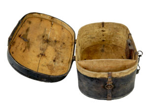 19th Century Painted Oval Shaped Swedish Box — thumbnail 3