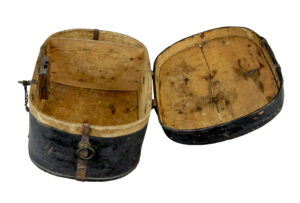 19th Century Painted Oval Shaped Swedish Box — thumbnail 2