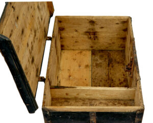 Scandinavian Mid 19th Century Painted Pine Chest — thumbnail 3
