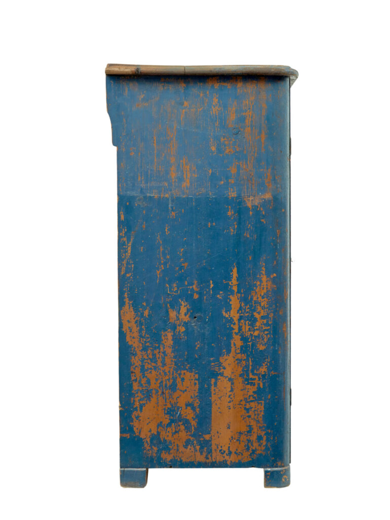 Early 19th Century Rustic Painted Scandinavian Cupboard — image 4