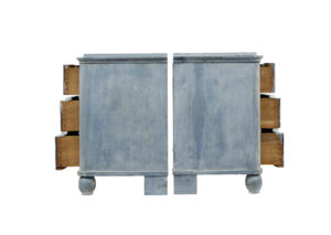 Swedish Pair of 19th Century Painted Serpentine Shaped Chest of Drawers — thumbnail 8