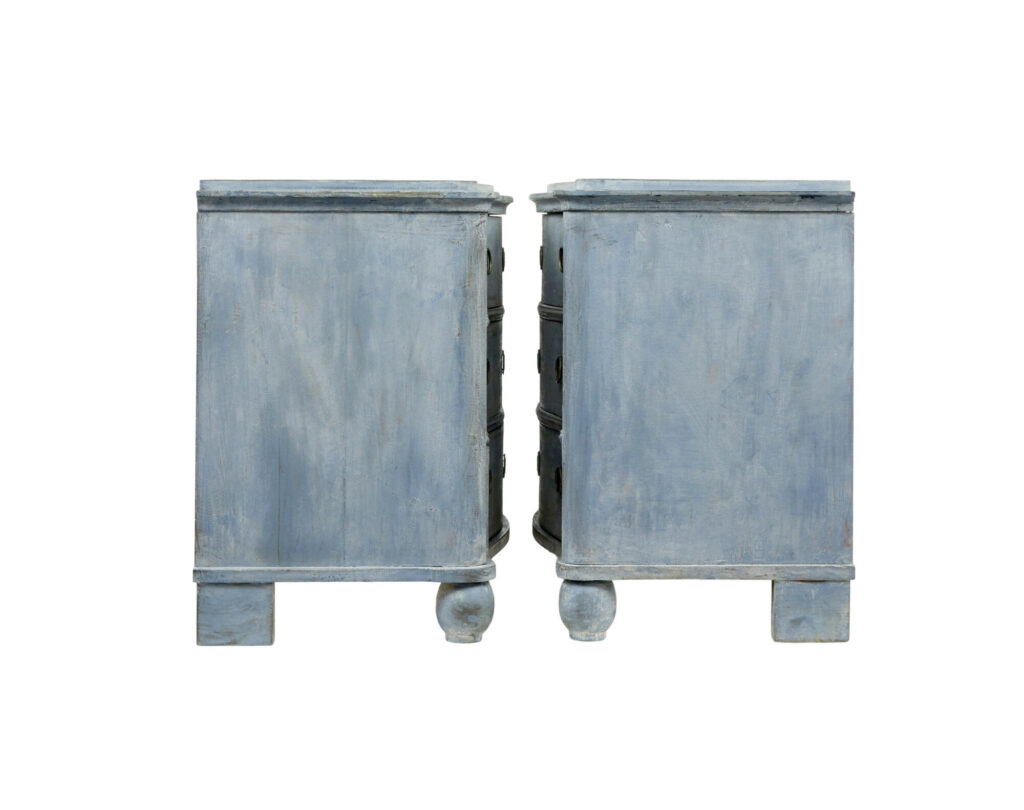 Swedish Pair of 19th Century Painted Serpentine Shaped Chest of Drawers — image 6