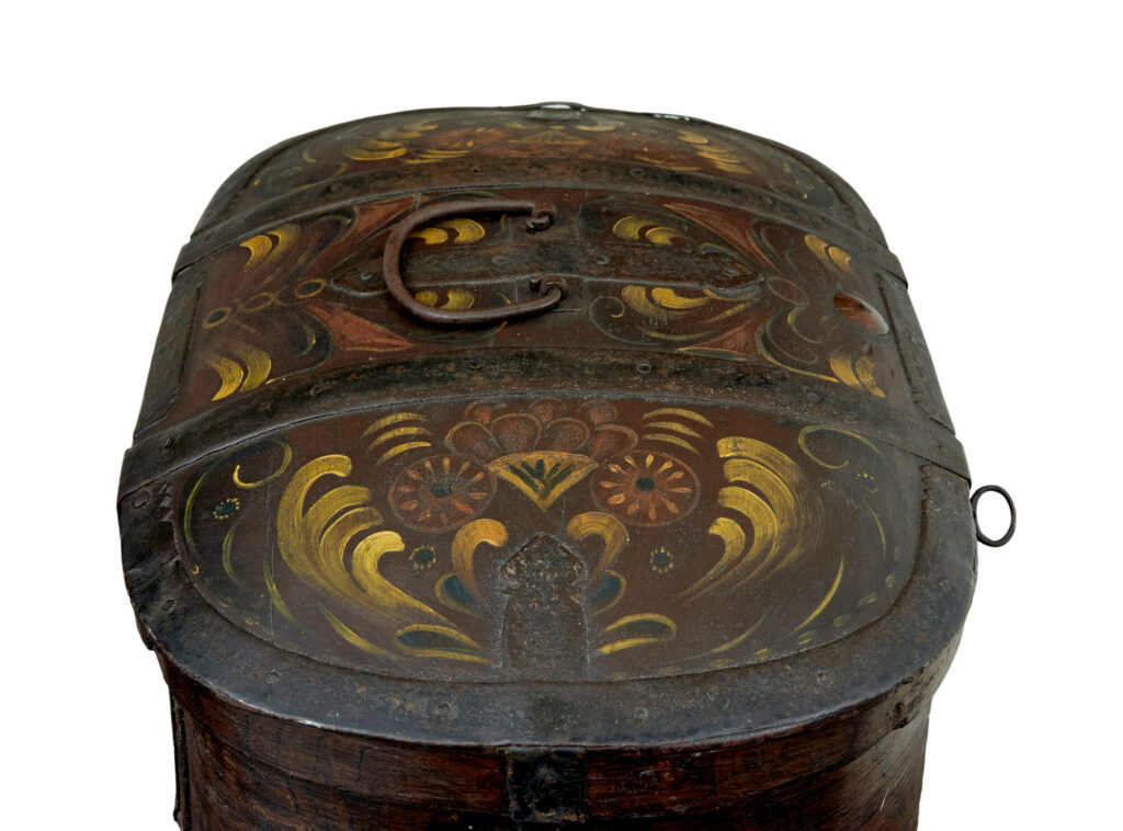 Decorative Traditional 19th Century Hand Painted Swedish Box — image 4