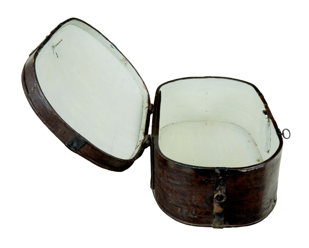 Decorative Traditional 19th Century Hand Painted Swedish Box — image 3