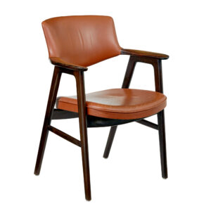 MID CENTURY SCANDINAVIAN LEATHER DESK CHAIR