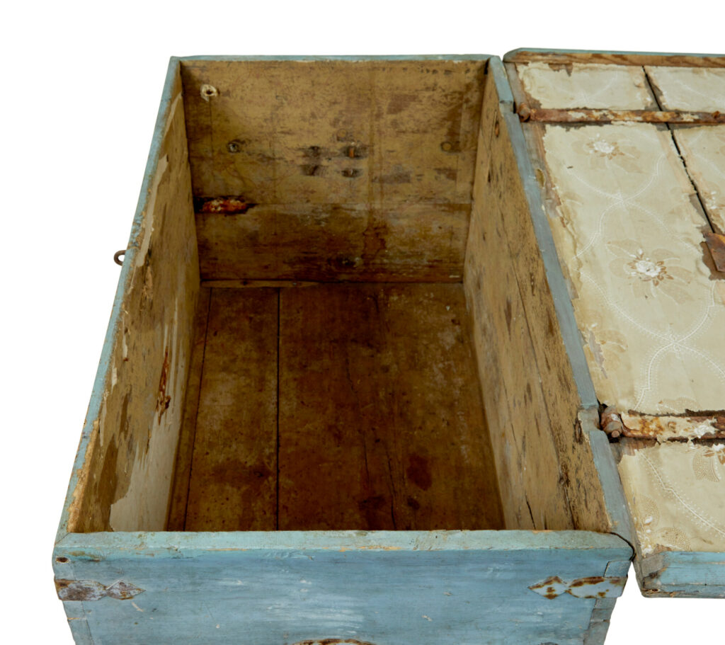 Mid 19th Century Swedish Painted Pine Coffer — image 3