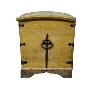 19th Century Swedish Painted Pine Blanket Chest — thumbnail 5
