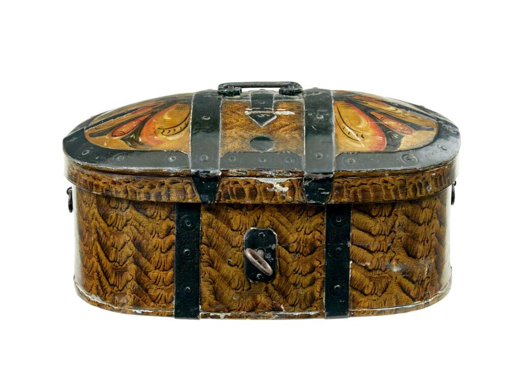 TRADITIONAL 19TH CENTURY HAND PAINTED SCANDINAVIAN BOX