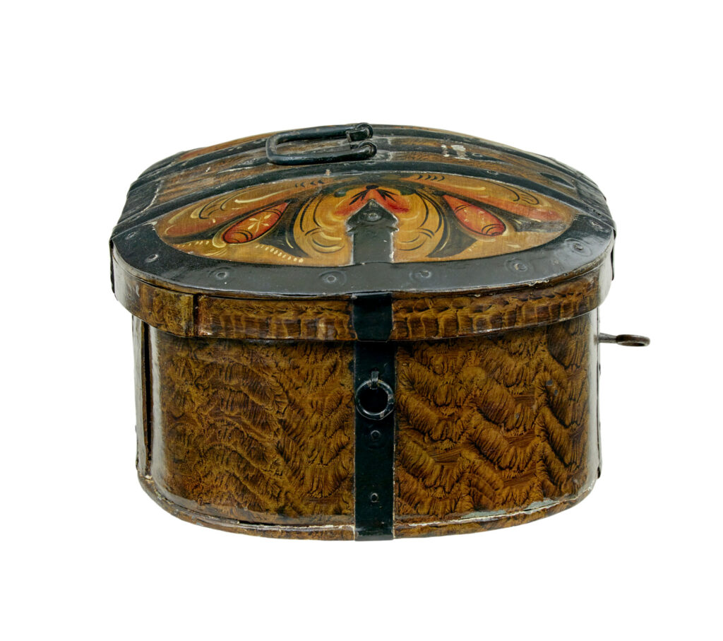 Traditional 19th Century Hand Painted Scandinavian Box — image 4