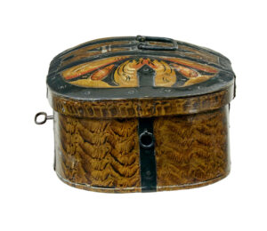 Traditional 19th Century Hand Painted Scandinavian Box — thumbnail 3
