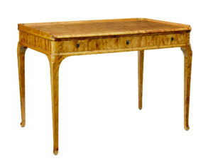 ELEGANT EARLY 20TH CENTURY SWEDISH BIRCH WRITING DESK