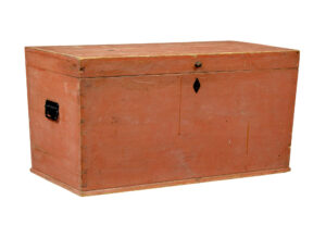 19TH CENTURY SCANDINAVIAN PINE FLAT TOP TRUNK